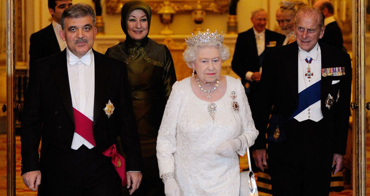 Bakan Anlattı: Gül'ün İngiltere'de Üstünü Aradılar, Ayakkabılarını Bile Çıkarttırdılar