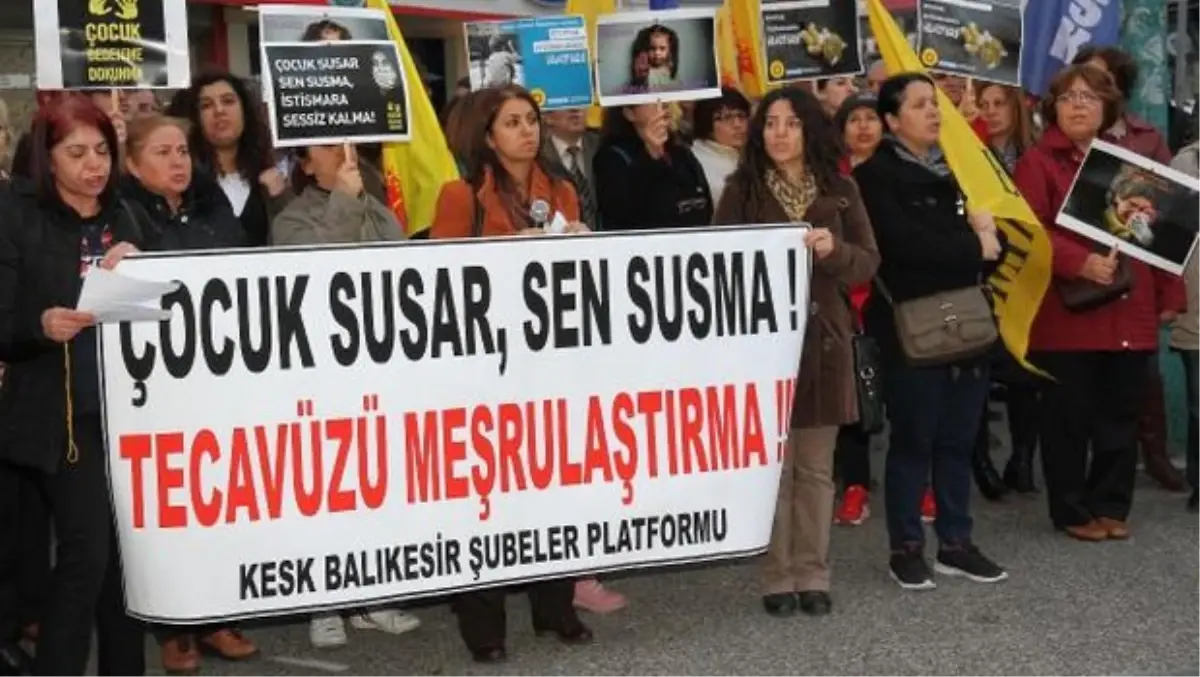 Balıkesir\'de Cinsel İstismar Suçunu Düzenlemeye Tepki Eylemi