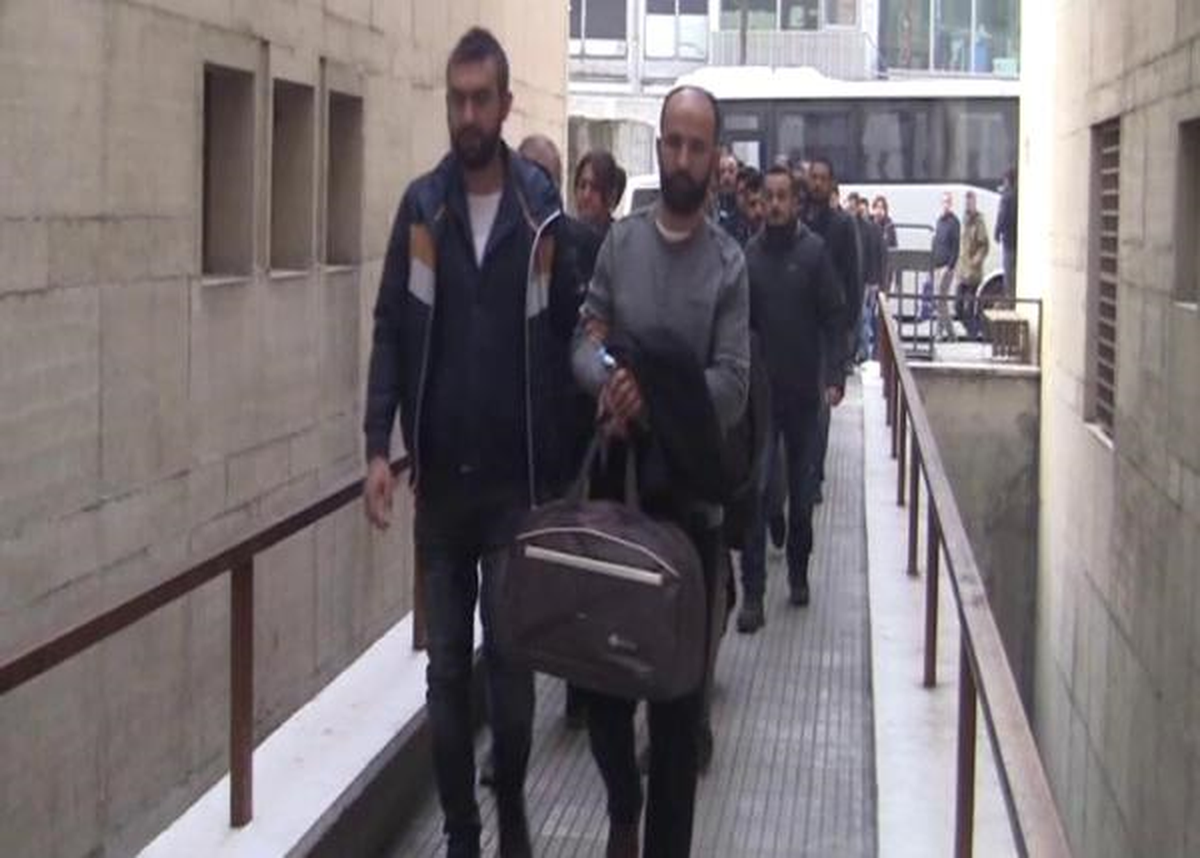 Bursa\'da Fetö Şüphelisi 28 Kişi Adliyeye Sevk Edildi
