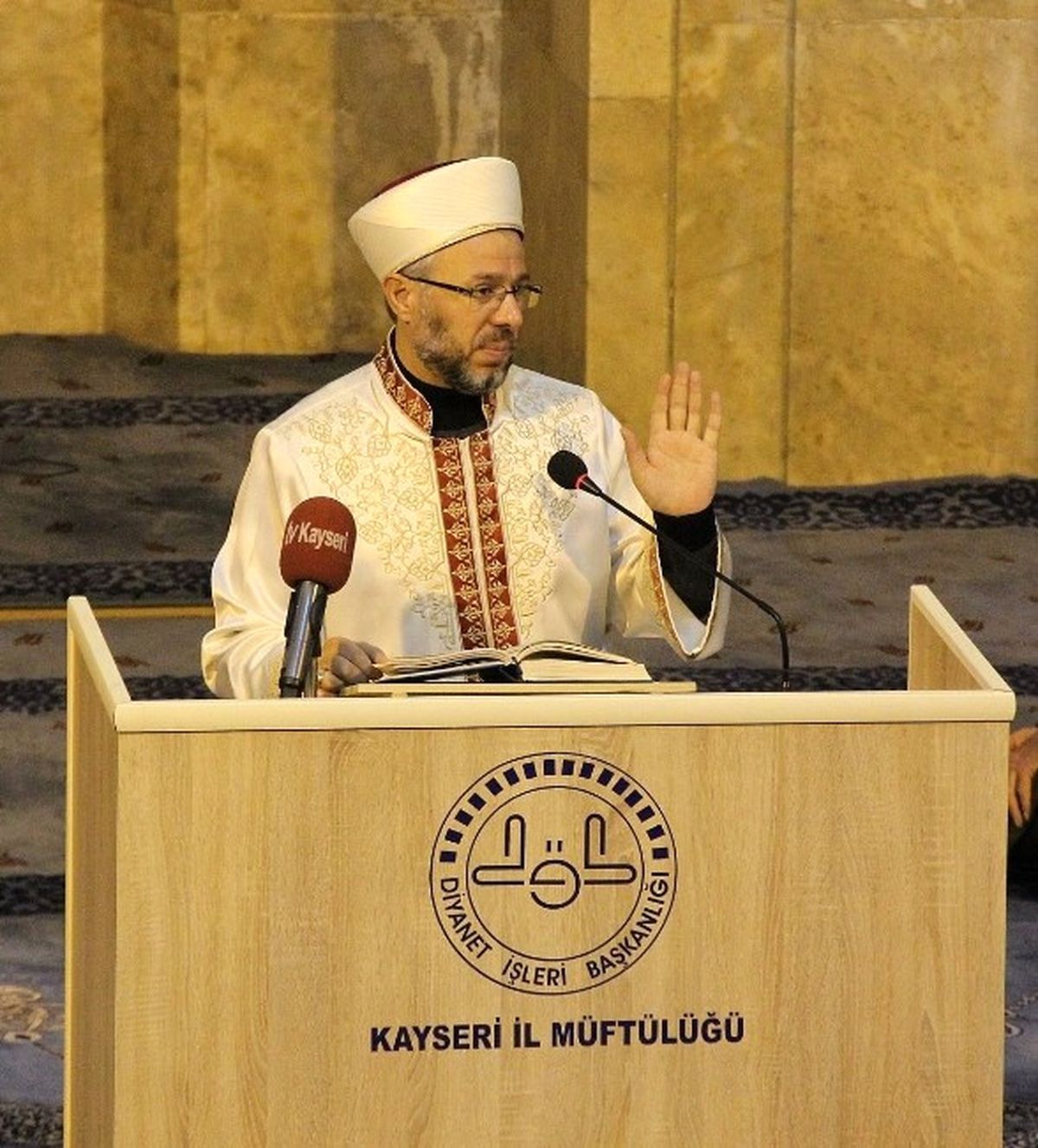 Cami-İ Kebir\'de Tefsir Dersleri Devam Ediyor