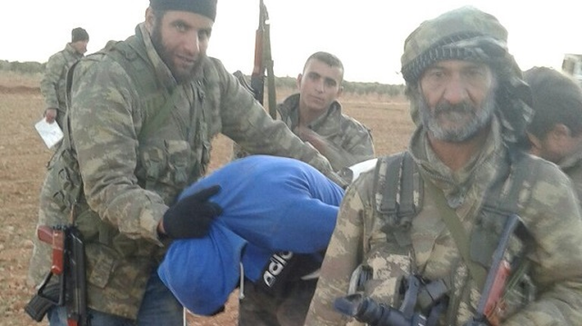 El Bab'da PYD'li Üç Terörist Esir Alındı