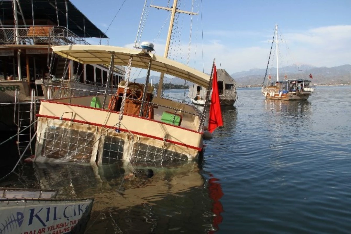 Fethiye\'de Günlük Gezi Teknesi Battı
