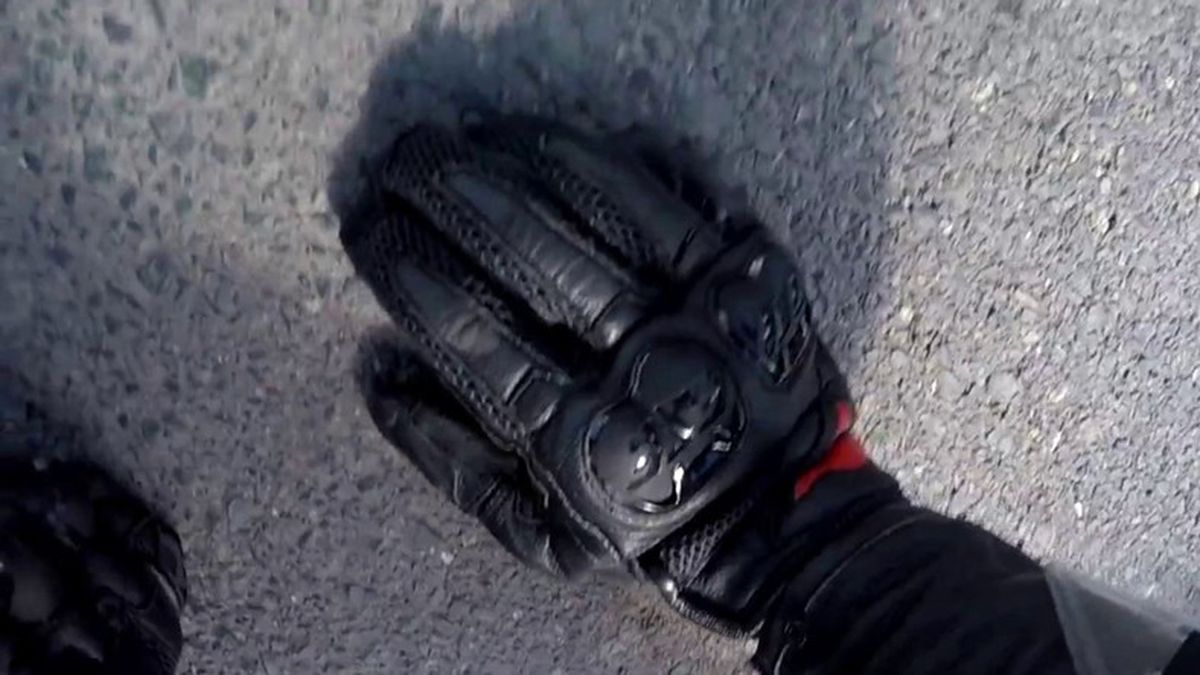 Kaza Geçiren Motosikletçi Kaskına Taktığı Kamerayla O Anları Kaydetti