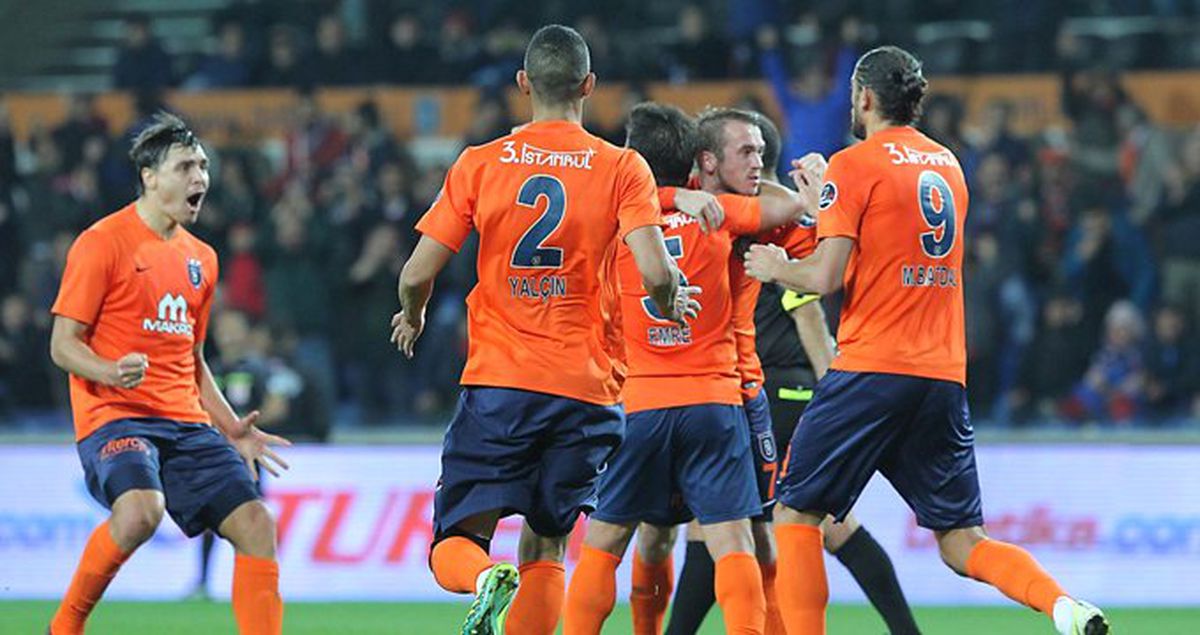 Medipol Başakşehir, Çaykur Rizespor'u 2-1 Yenerek Liderliğini Sürdürdü