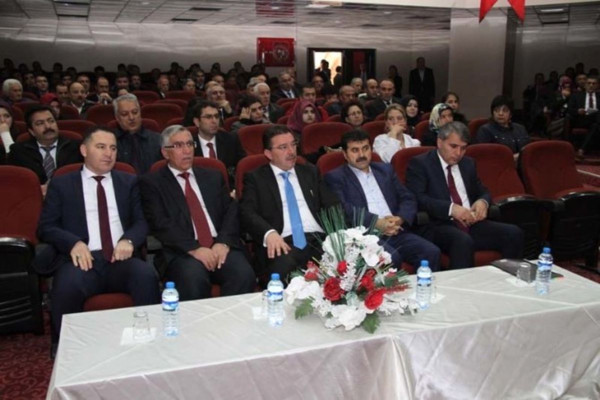 Okul Müdürlerine "Eğitim ve Öğretimde Yenilikçilik Ödülleri" Semineri Verildi