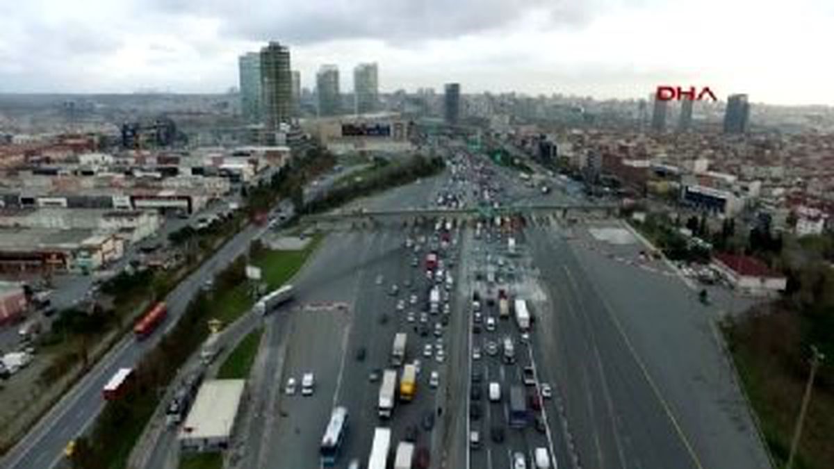 'Serbest Geçiş'in Başladığı İstanbul Mahmutbey Gişelerde Yoğunluk Yaşandı