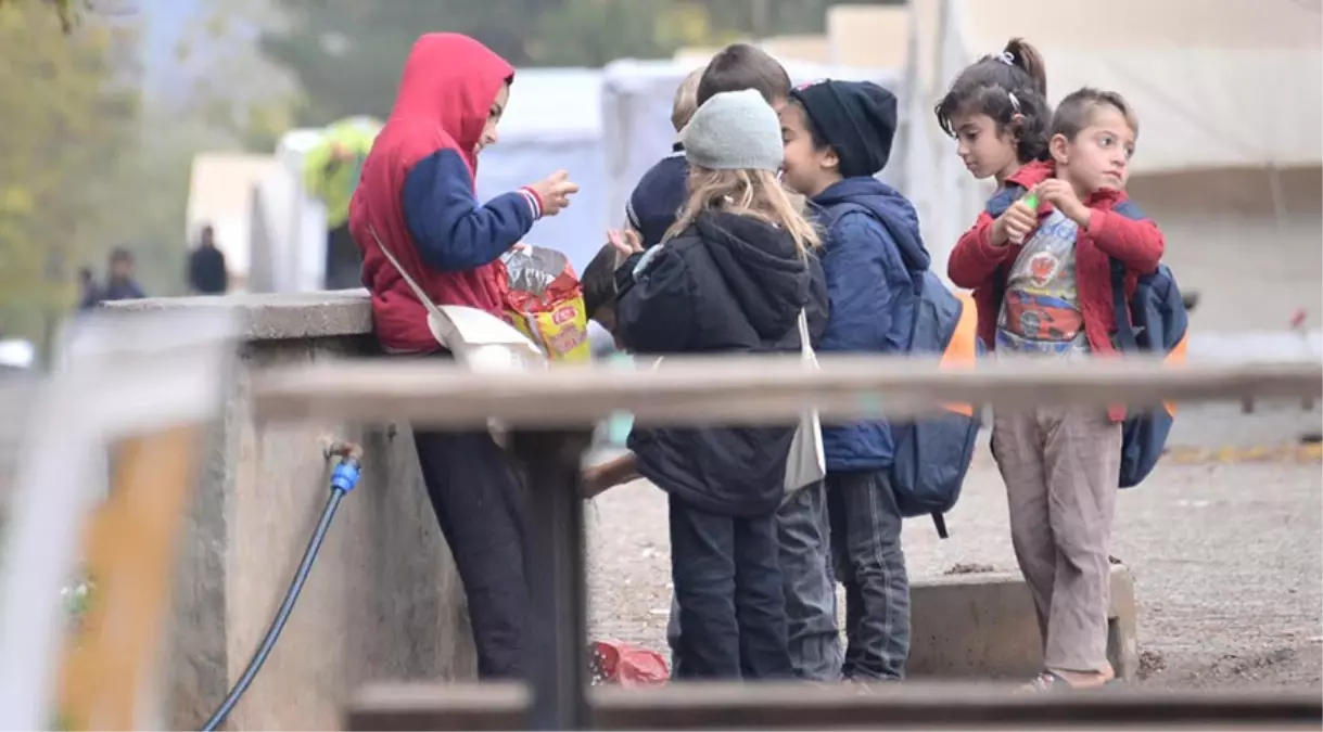 Suriyeli Çocuklara Türkçe Öğretecekler