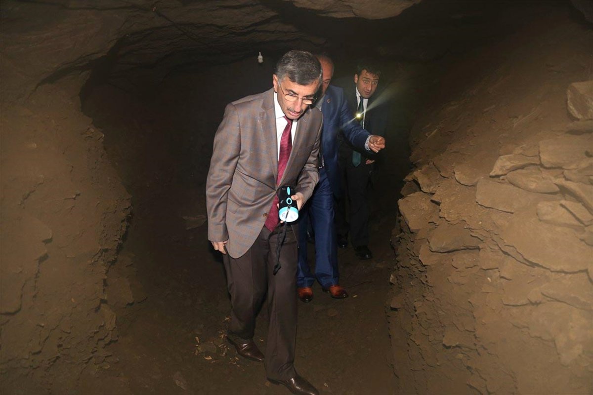 Vali Bektaş, Pileki Mağarasını Ziyaret Etti