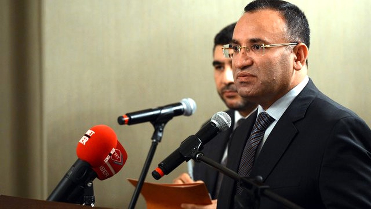 Adalet Bakanı Bozdağ: "Fetö Üyeliği ve Darbe Teşebbüsünden Toplam 39 Bin 378 Tutuklu Var"