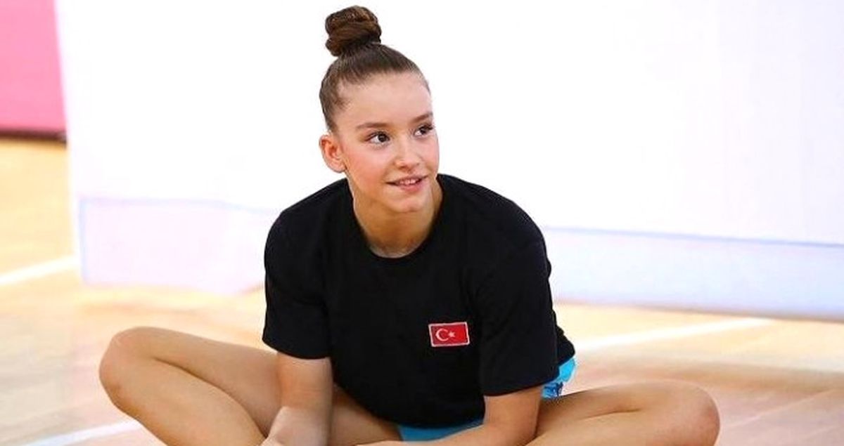 Ayşe Begüm Onbaşı, Aerobik Cimnastik Federasyon Kupası'nda 1. Oldu