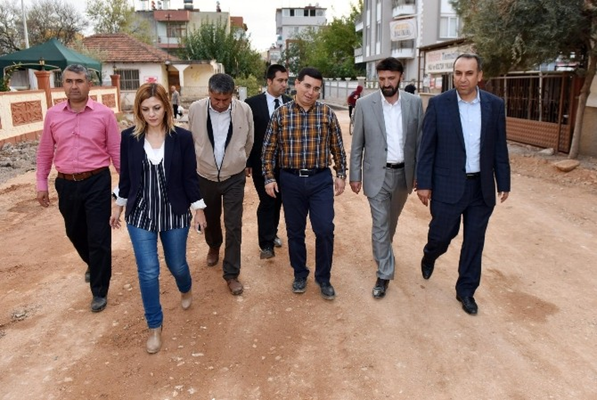 Başkan Tütüncü, Karşıyaka Mahallesi\'ndeki Çalışmaları İnceledi