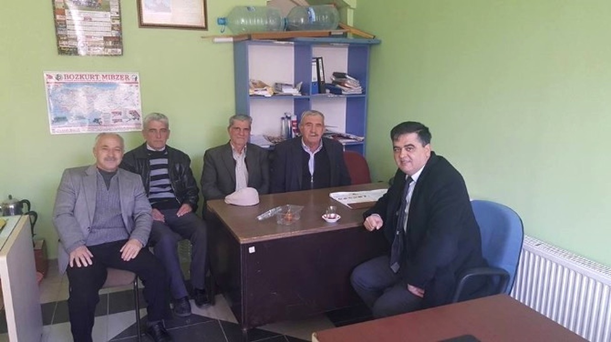 Başkan Yalçın Muhtarlar Bürosunu Ziyaret Etti