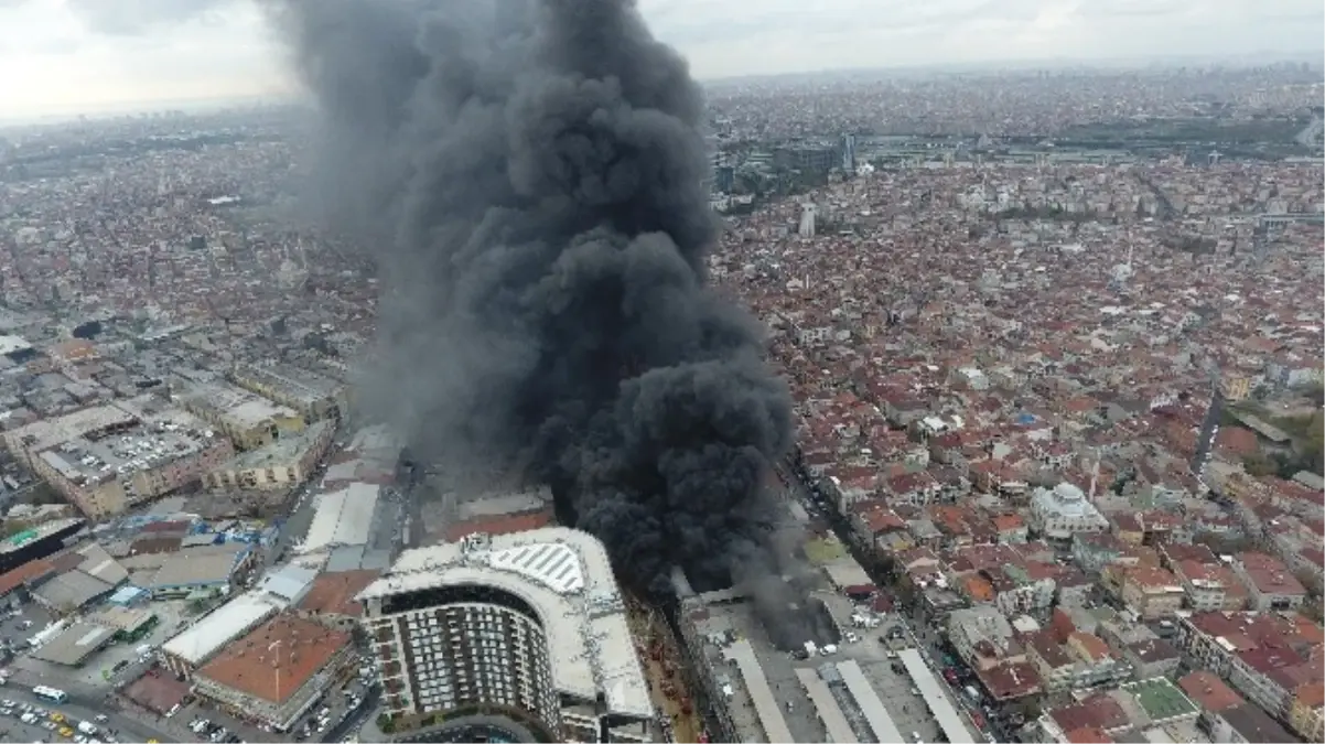 Bayrampaşa\'da Çıkan Yangındaki Patlamalar Havadan Görüntülendi