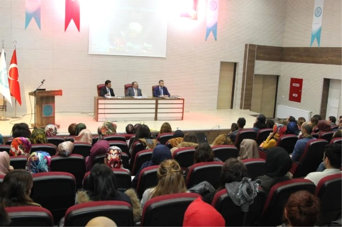 Bitlis Eren Üniversitesinde "Hoca Ahmet Yesevi\'yi Anlamak" Paneli