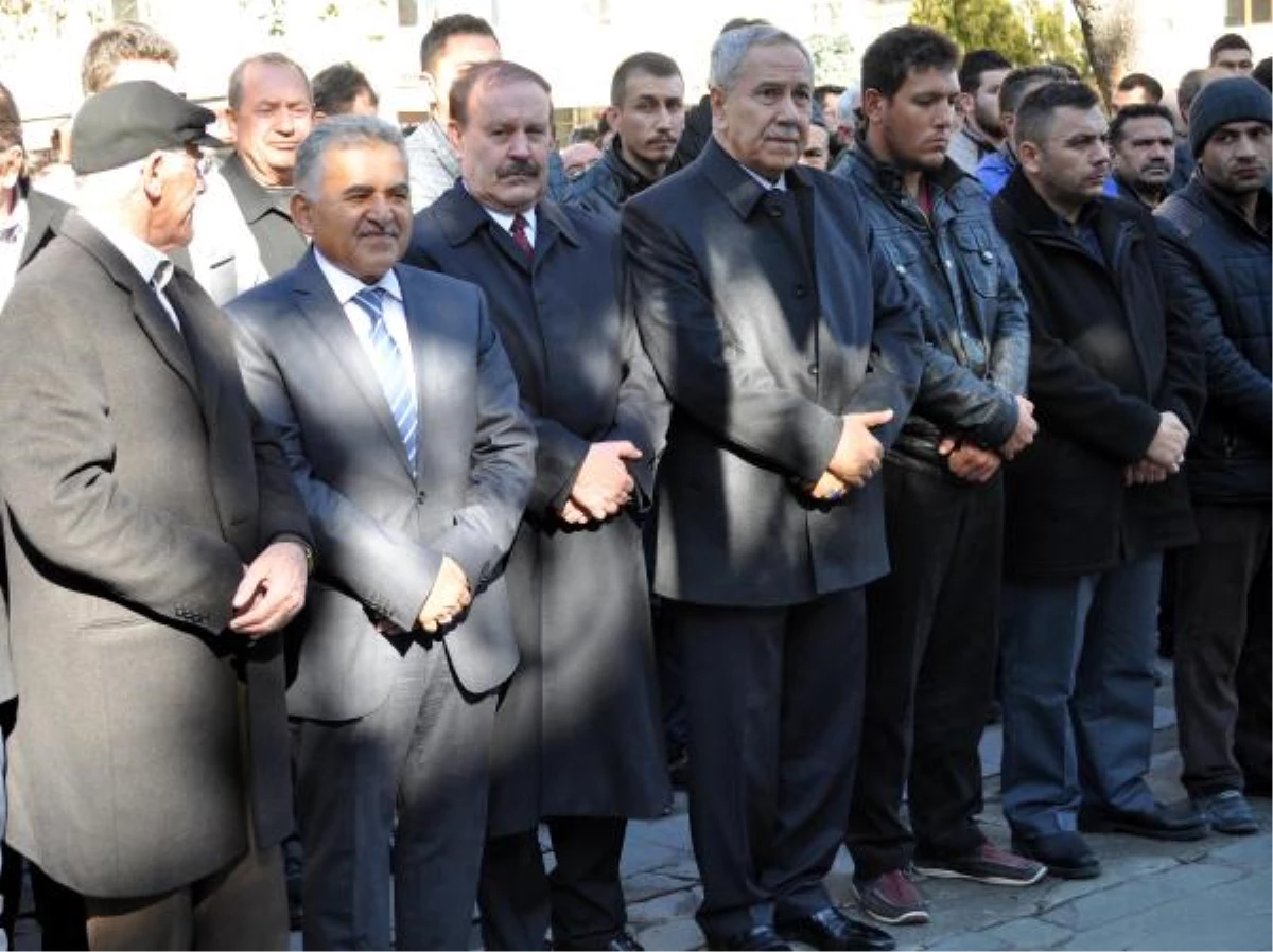 Bülent Arınç, Kayseri\'de Cenaze Namazına Katıldı