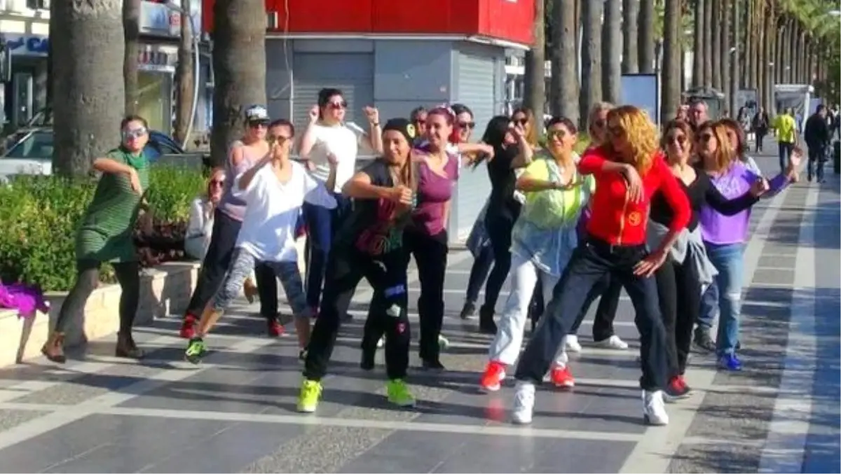 Can Dostları İçin Zumba Gösterisi