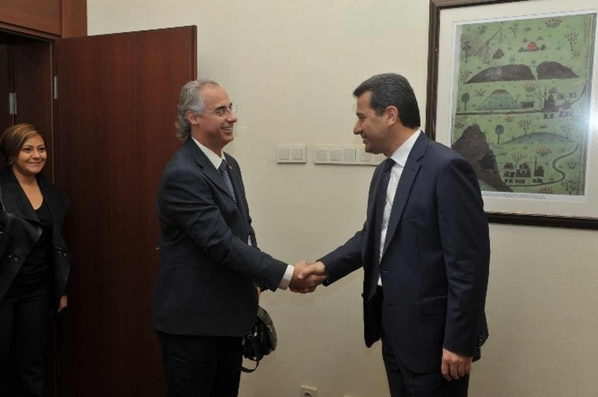 Diş Hekimleri Odası Üyeleri Vali Çelik'i Ziyaret Etti