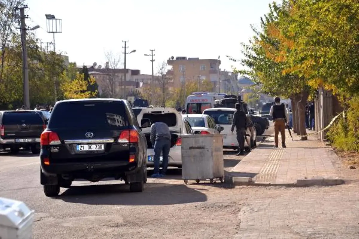 Diyarbakır\'da Suikast Hazırlığındaki Kadın PKK\'lı Ölü Ele Geçti (2)