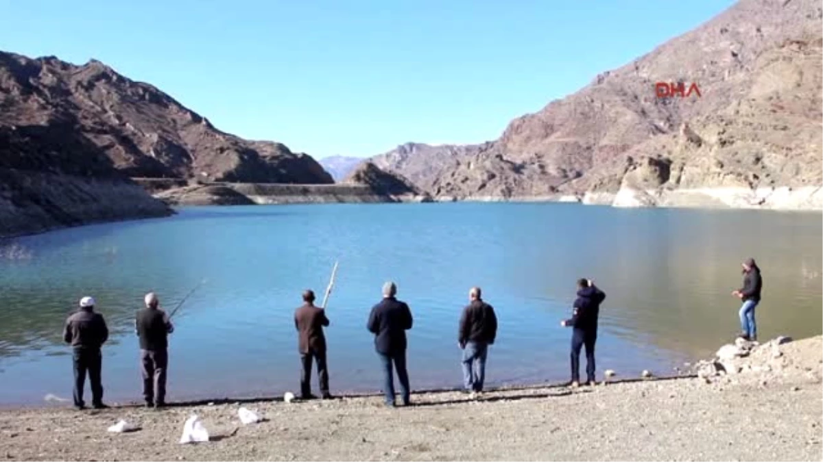 Erzurum - Ayvalı Barajda Semaverli Balık Tutma Keyfi