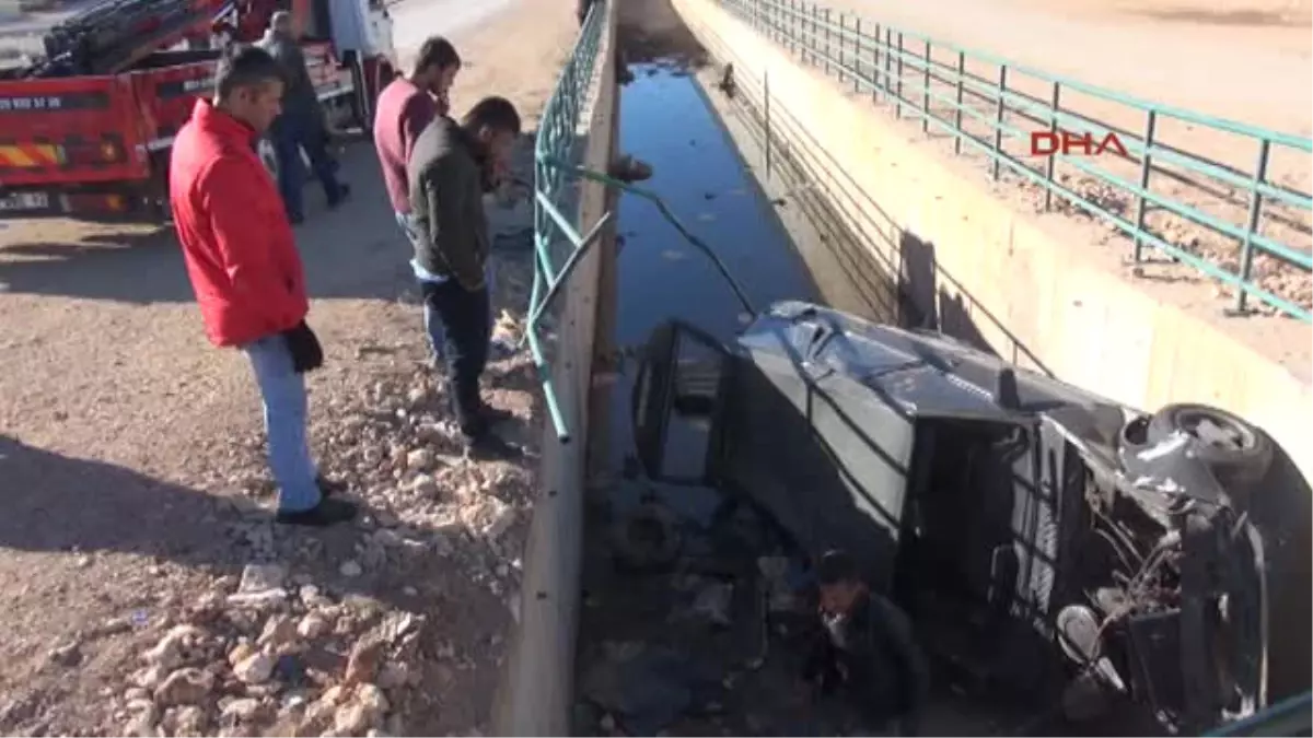 Gaziantep Otomobil Sulama Kanalına Uçtu 4 Yaralı