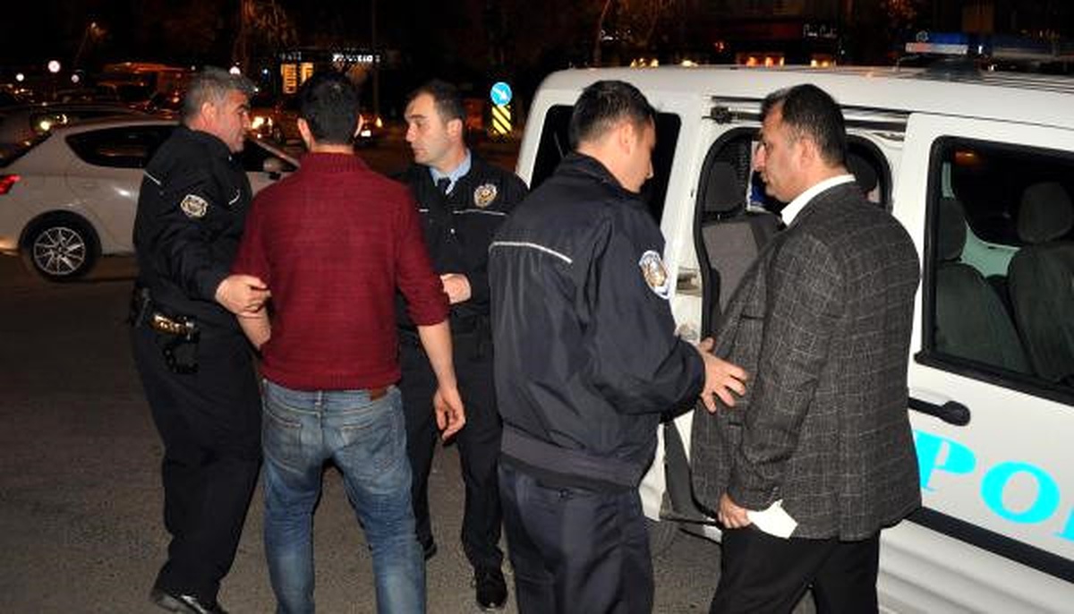 Gaziantep\'te Yol Verme Kavgası: 2 Yaralı