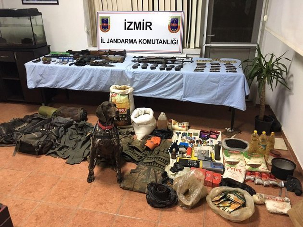 İzmir Kırsalında PKK\'ya Ait Cephanelik Ortaya Çıkartıldı //yeniden//