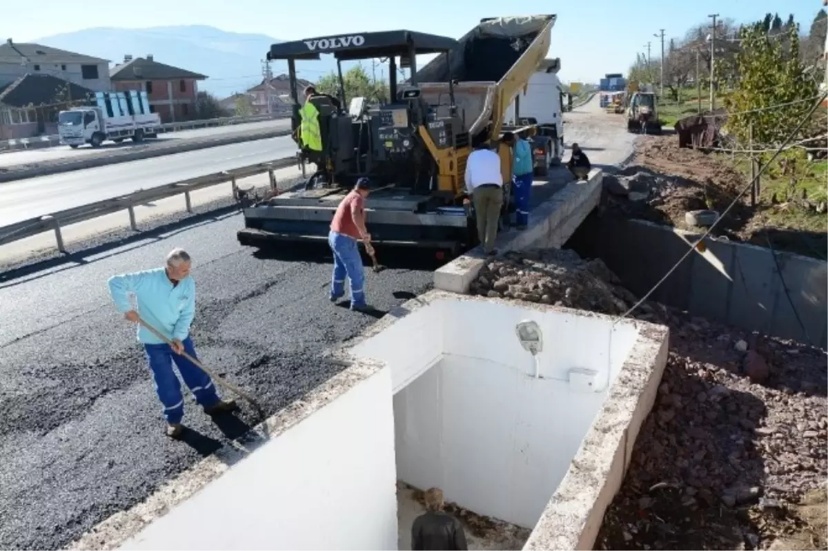 Kartepe\'de Üst ve Alt Yapı Çalışmalar Devam Ediyor