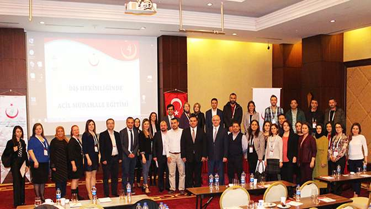 Kocaeli\'de "Diş Hekimliğinde Acil Müdahaleler" Eğitimi