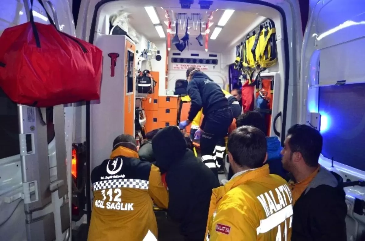 Malatya'da Su Tankını Boyarken Zehirlendiler