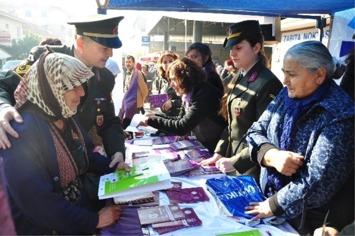 Milas\'ta Jandarma ve Kadınlar El Ele