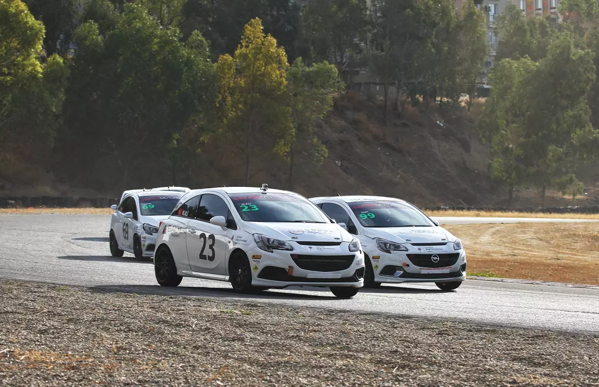 Opel Corsa Opc Cup\'ta Şampiyon Ali Başakıncı!