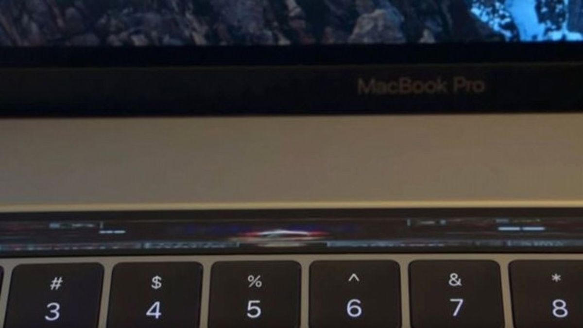 Touch Bar\'da Doom Keyfi!