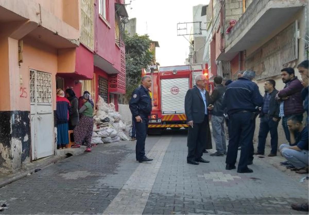 Yanan Evden Koltuk Değneği ile Çıkamadı, Öldü