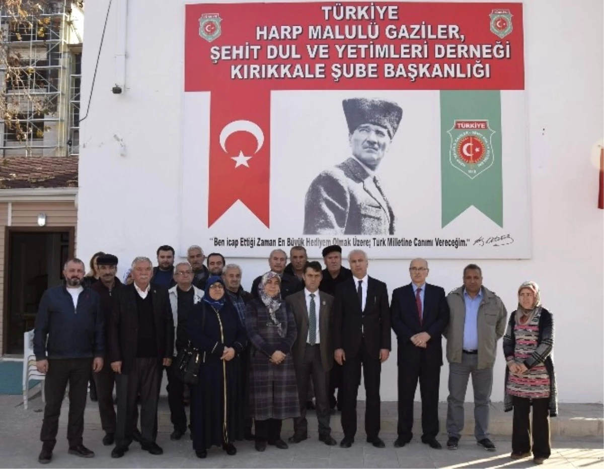 AK Parti İl Başkanı Akçay Şehit Ailelerini Ziyaret Etti