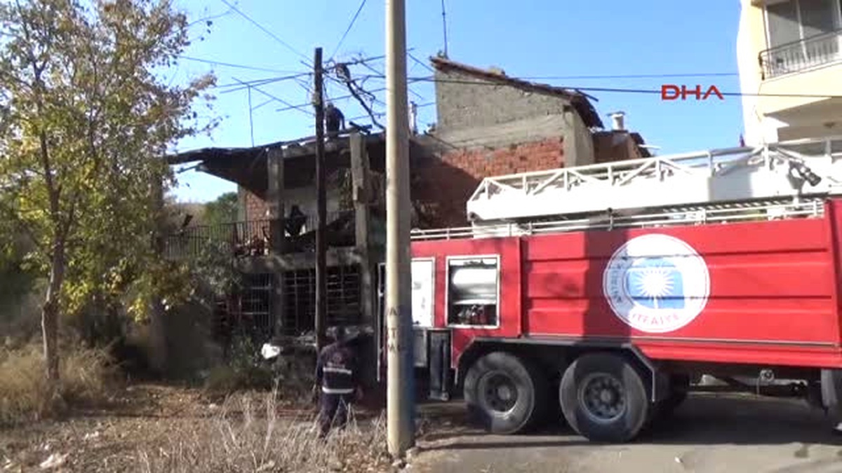 Antalya Yangını Haber Alıp Eve Koştu, Oğlunu Sağ Görünce Bayıldı
