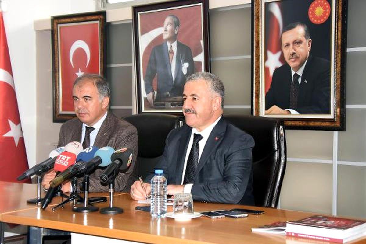 Bakan Arslan, İzmir Projelerini Anlatı