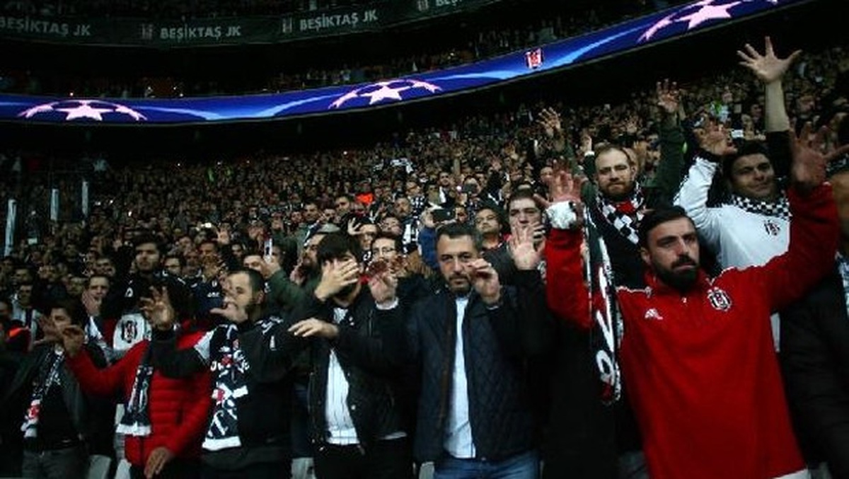 Beşiktaşlı Taraftarların Sessiz Tezahüratı Taraftar Kamerasında