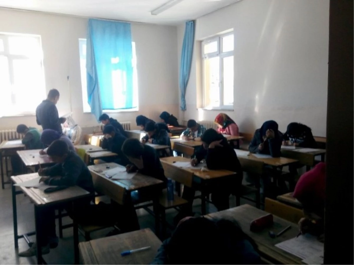 Gürün\'de Teog Sınavına 320 Öğrenci Katıldı