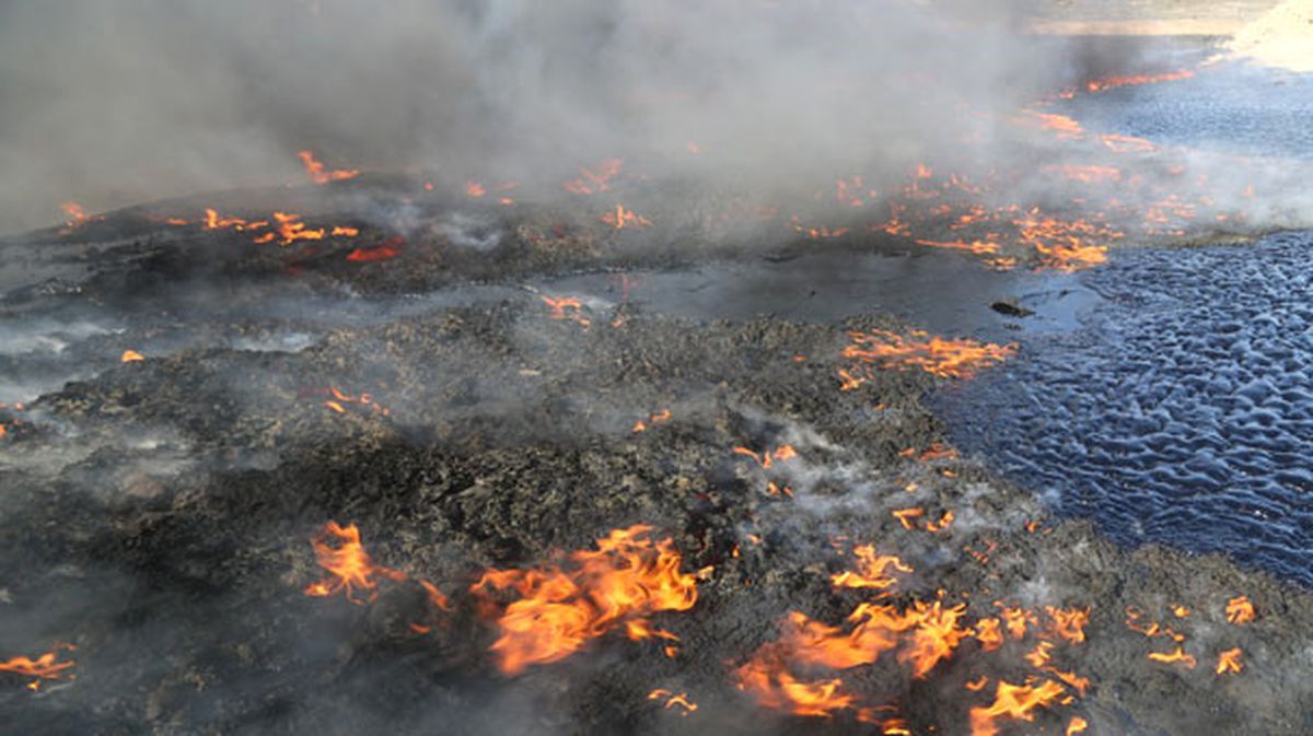 Irak'ın Petrolü Aylardır Yanıyor! Milyonlarca Dolarlık Zarar Var; Halk Nefes Alamıyor
