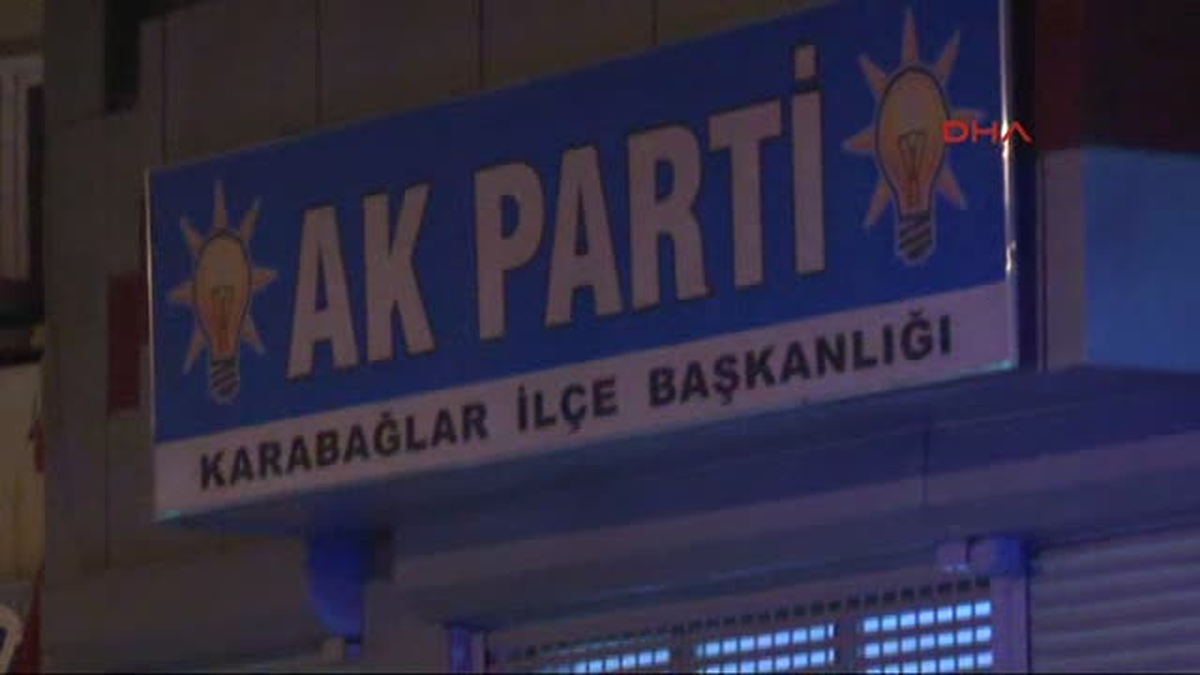 Izmir - AK Parti Ilçe Binasına Silahlı Saldırı