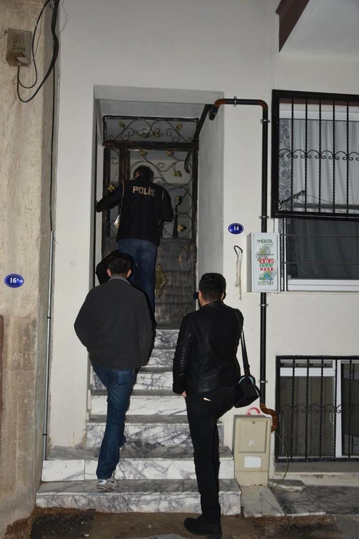 İzmir\'de Fetö Şüphelisi 6 Özel Güvenlik Görevlisi Tutuklandı