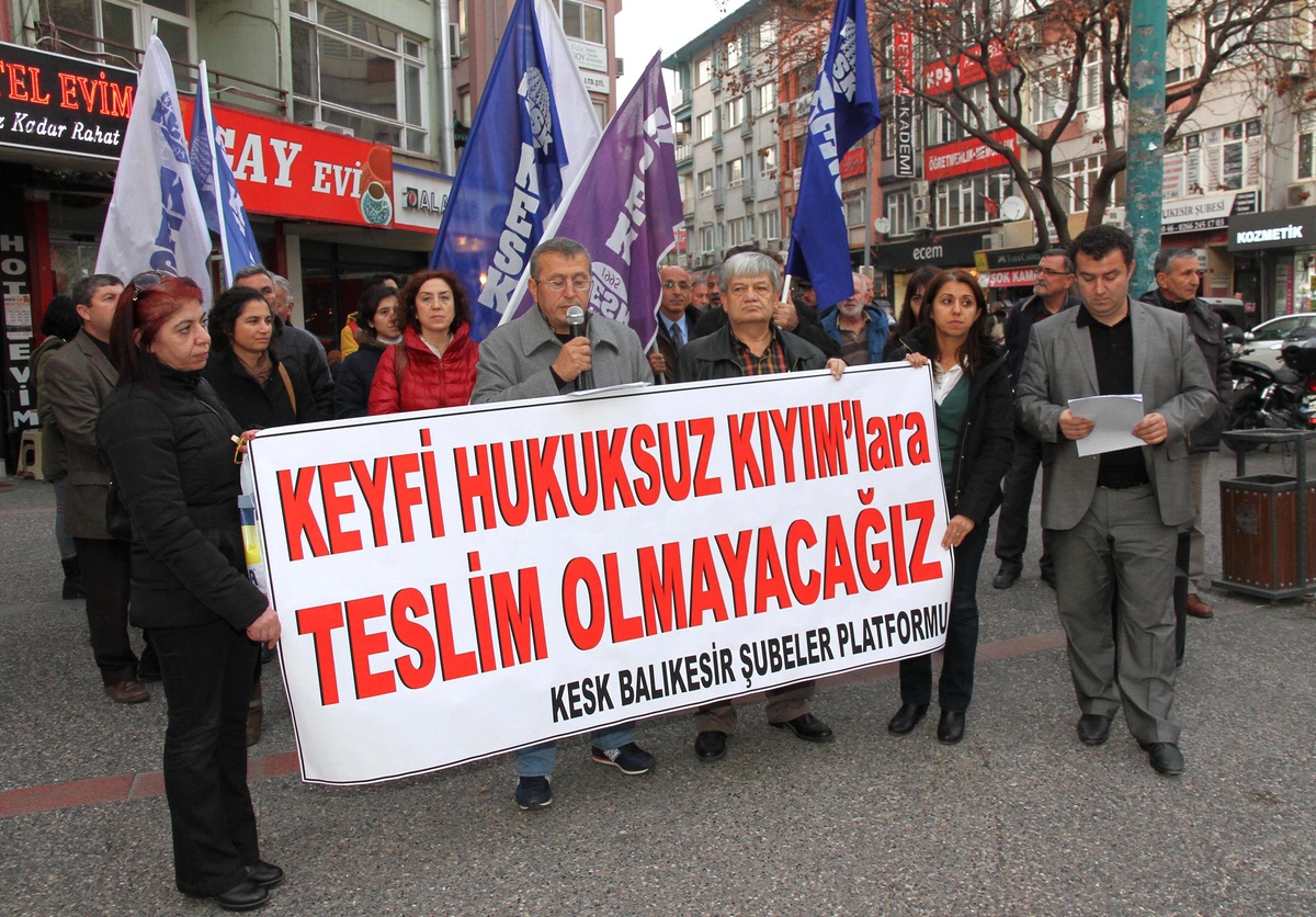 Kesk\'ten İhraçlara Tepki