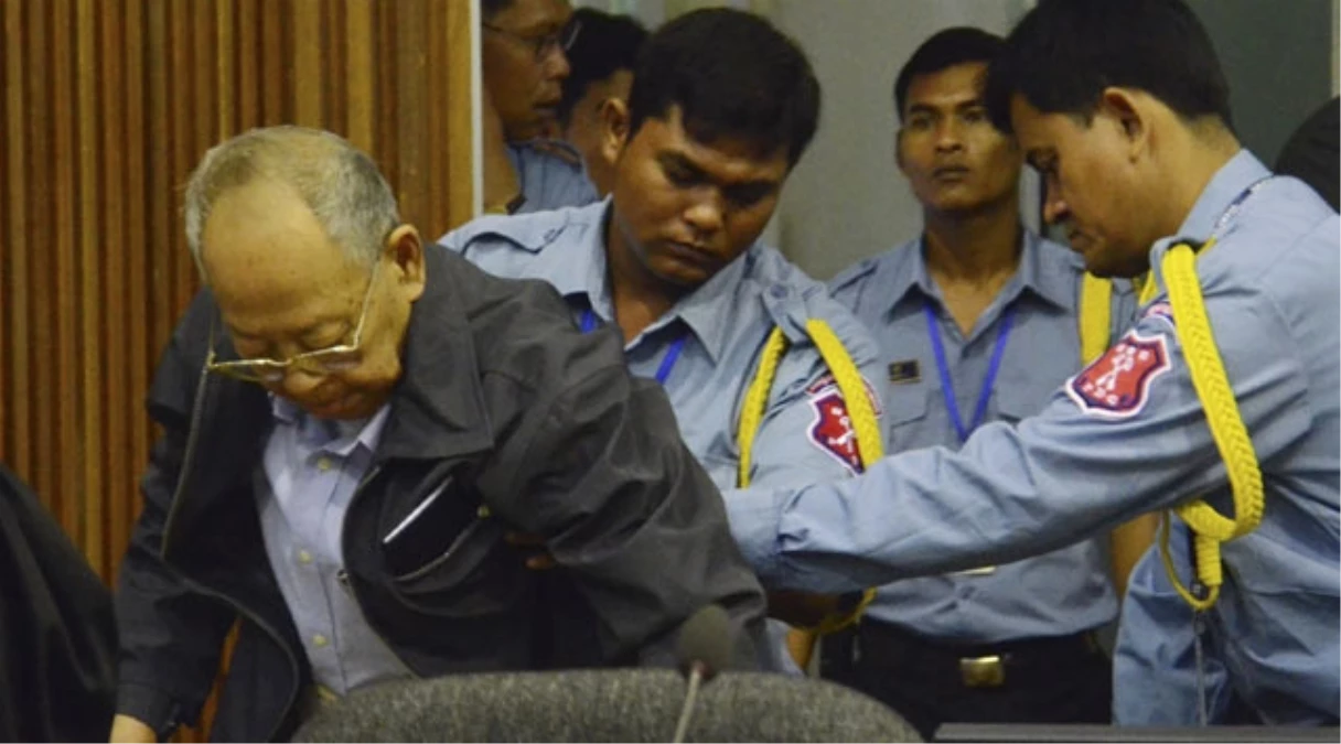 Kızıl Kmerler\'in İki Liderinin Yargılanması