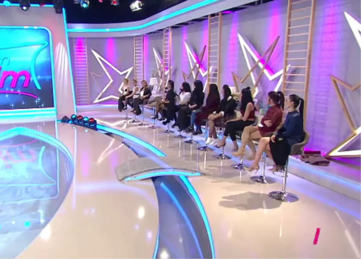 Kızların Bitmek Bilmeyen Kavgası!