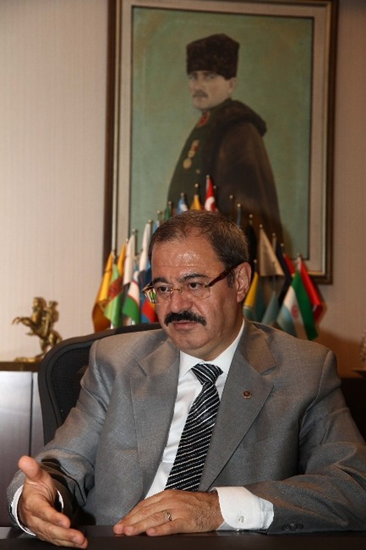 Konukoğlu Öğretmenler Gününü Kutladı