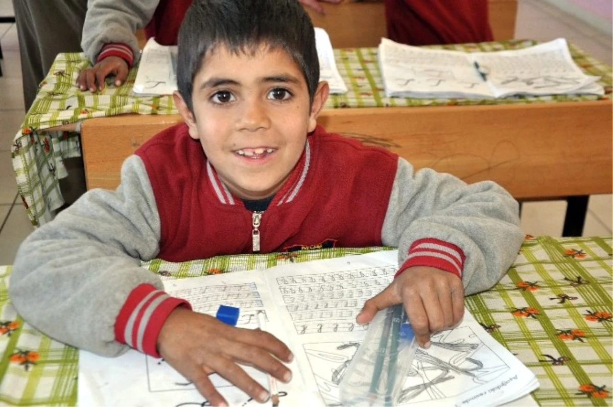 Suriyeli Çocuklar Ders Başı Yaptı