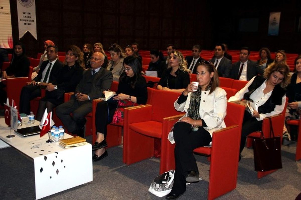 Teb\'den Ücretsiz Kadın Akademisi