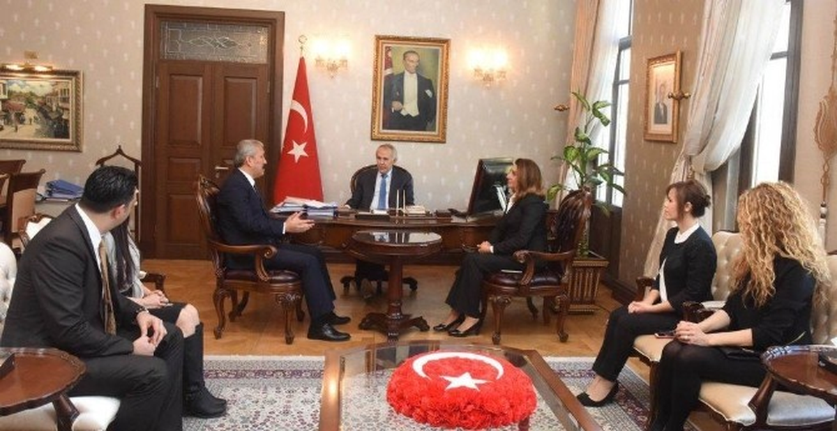 Vali Ata: "Dünyadaki En Onurlu Mesleklerin Başında Öğretmenlik Gelir"