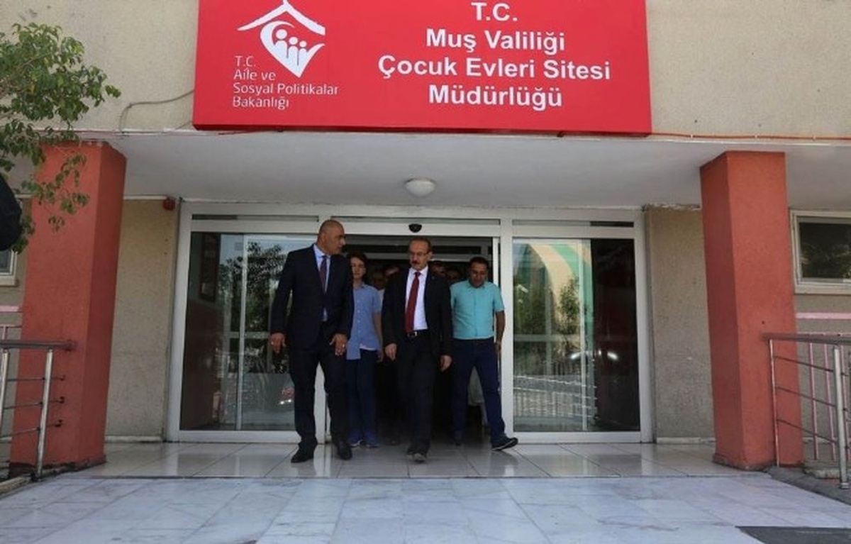 Vali Yavuz\'dan Çocuk Evlerine Ziyaret