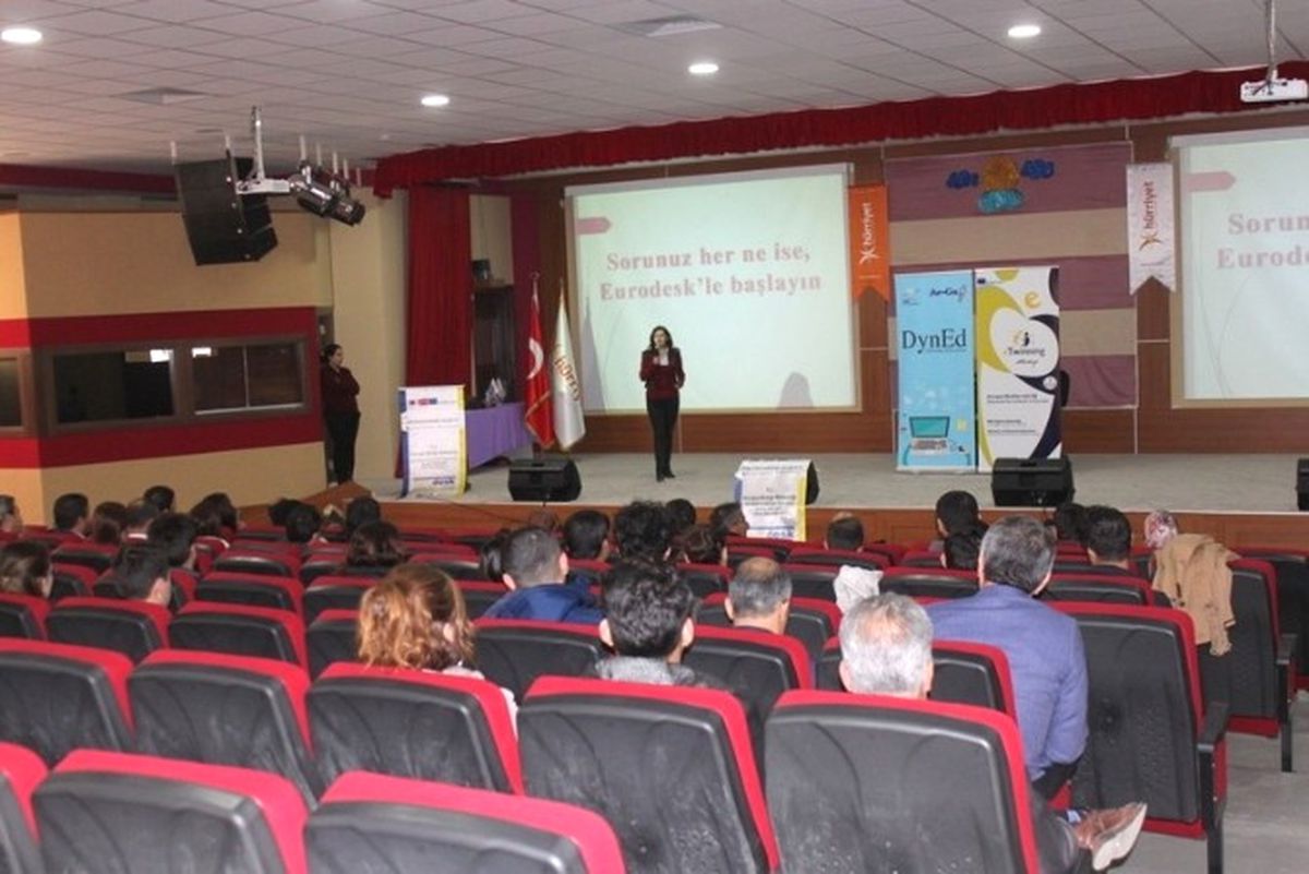 Van\'da Okul İdarecileri ve Öğretmenleri Bilgilendirme Semineri